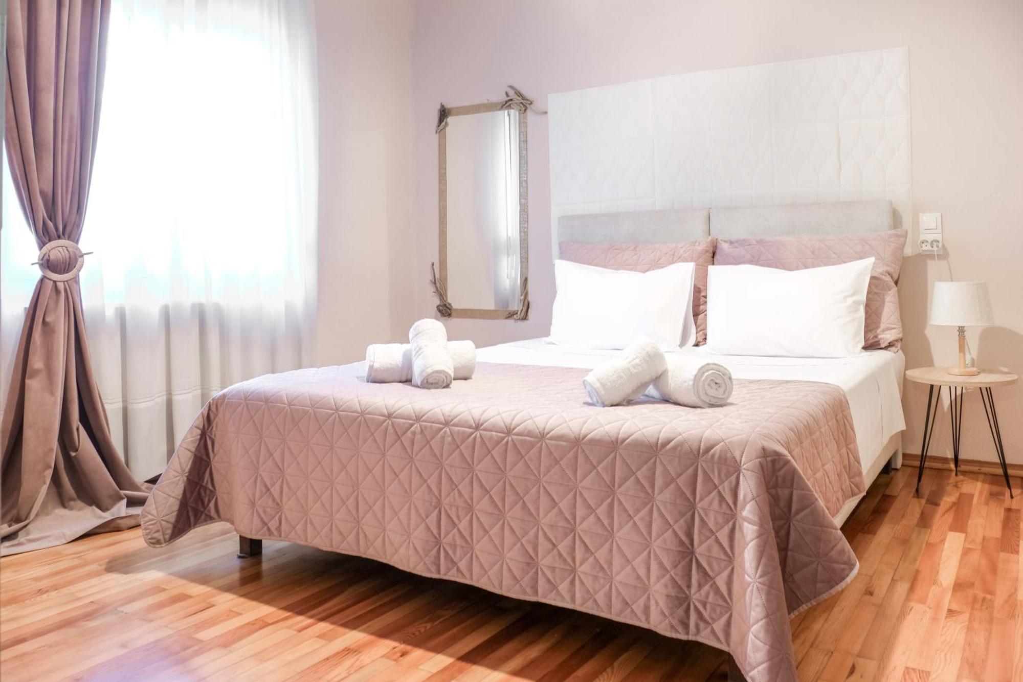 Chara'S Luxury Home Kalampáka Luaran gambar